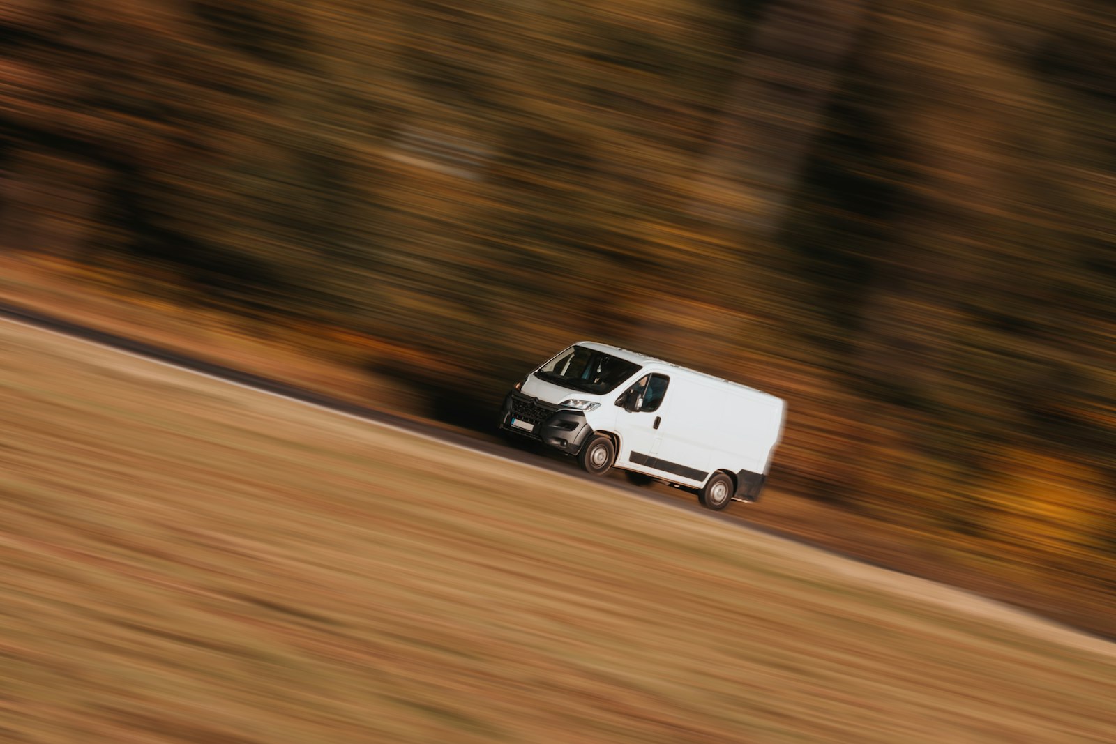 Lieferwagen in Bewegung